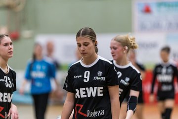Bild 201 - wBJ SV Henstedt Ulzburg - HSG Holstein Kiel/Kronshagen : Ergebnis: 30:28